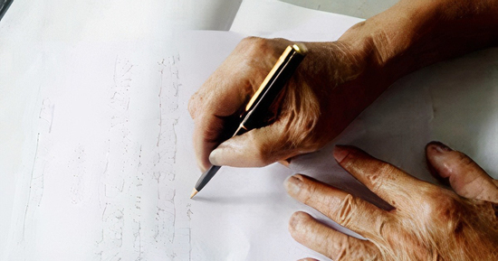 Con ruột thờ ơ, con riêng tận tình và bản di chúc gây sốc cuối đời của cha dượng