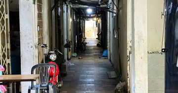 Sạc xe điện tại chung cư: Cấm thì khó, mở thì lo