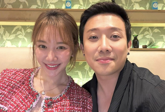 Trấn Thành 'gia hạn hợp đồng' với Hari Won gây xôn xao