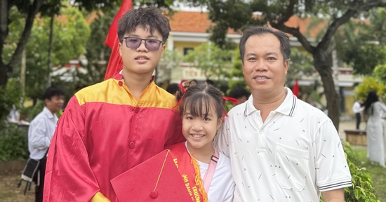 Từ vùng biên giới hẻo lánh thành sinh viên 1 trong những trường 'hot' nhất Việt Nam