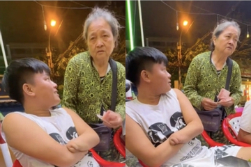 Xúc động clip thanh niên khuyết tật từ chối nhận tiền của cụ bà bán vé số