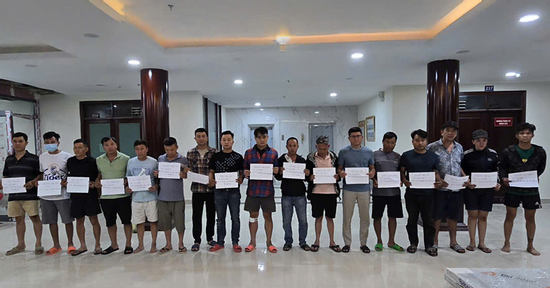 150 cảnh sát vây bắt băng nhóm buôn bán vũ khí và đánh bạc quy mô lớn