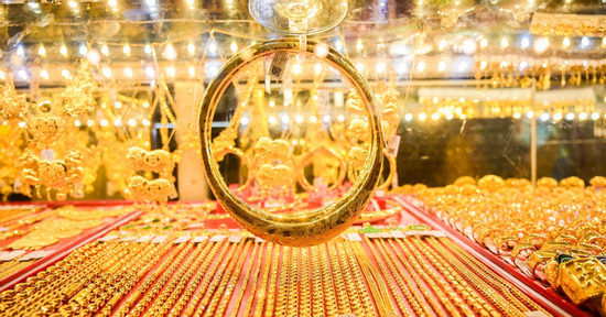 Giá vàng hôm nay 27/12/2025: Nhiều yếu tố nâng đỡ, vàng vượt đỉnh