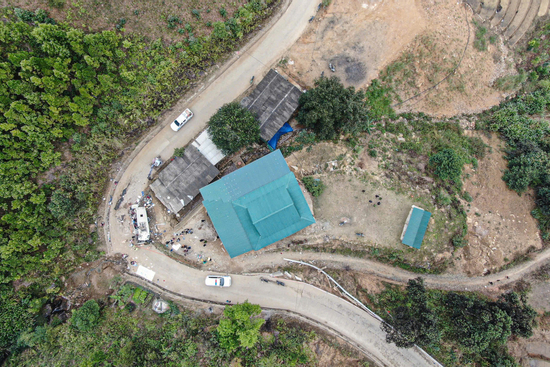 Nhân chứng kể khoảnh khắc xe thiện nguyện lao dốc trước khi lật ở Lào Cai