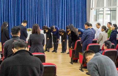 Đà Nẵng: Học sinh lớp 1 tử vong tại hồ bơi, nhà trường tổ chức xin lỗi gia đình