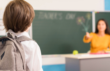 Cô giáo bị đình chỉ vì trù ẻo học trò 'ốm hết đi cho đỡ phiền'