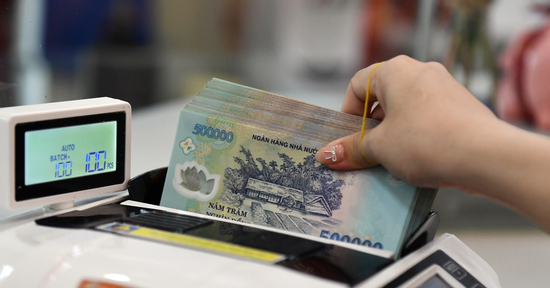 Lãi suất ngân hàng hôm nay 29/12/2025: Lãi suất huy động liên tiếp vượt 7%/năm