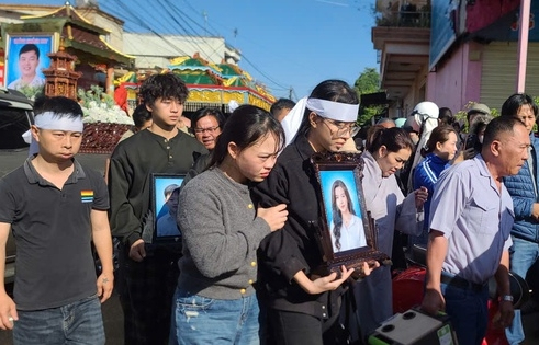 Xúc động dòng người tiễn đưa 4 nạn nhân trong vụ cháy nhà