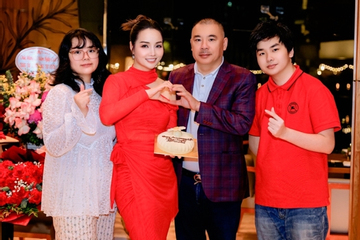 23 năm hôn nhân không bao giờ chồng 'biết ghen' của 'cô Trúc' Mai Thu Huyền