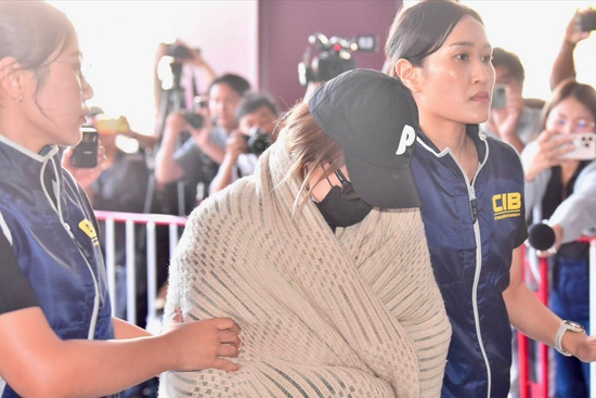 Nữ diễn viên kiêm DJ bị bắt