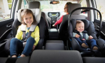Ô tô kinh doanh không bắt buộc phải lắp ghế an toàn cho trẻ