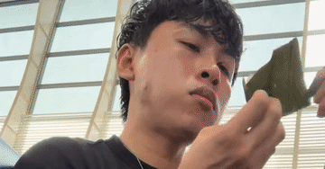 Quy định nghiêm ngặt khiến khách Việt cố ăn hết 30 cái bánh trước khi sang Nhật