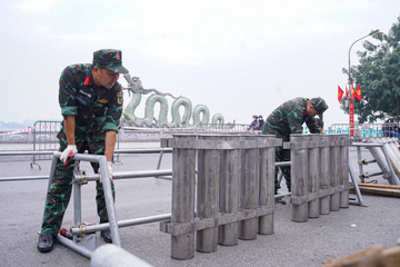 Bên trong trận địa pháo hoa sẵn sàng khai hoả đón năm mới 2026 tại Hà Nội