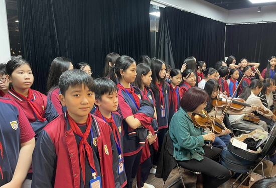 Dàn hợp xướng 50 học sinh ở Hà Nội sốc tâm lý sau vụ hủy đêm nhạc