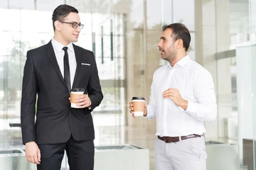 Nghe sếp khen 'bạn vất vả rồi', người EQ cao sẽ không bao giờ đáp 'không có gì'