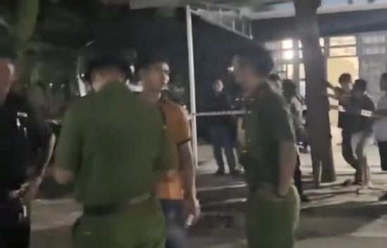 Nữ công nhân về đến cửa phòng trọ thì bị bạn trai sát hại