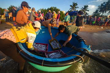 Bia Bivina ra mắt diện mạo Tết, đồng hành sát cánh cùng người dân miền biển