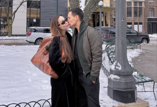 Hồ Ngọc Hà - Kim Lý tình tứ ở New York, đời thực có 8 năm viên mãn bên nhau