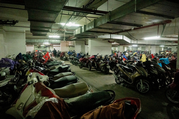 Luật sư nói về việc cấm gửi xe điện tại khu chung cư gần 40.000 dân