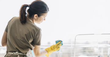 Đổi giúp việc 7 lần mới ưng ý, chủ nhà tức sôi máu vì hành động của hàng xóm