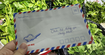 Đi 500km thăm thông gia gặp nạn, vợ chồng nghèo gửi quà khiến cả nhà xúc động