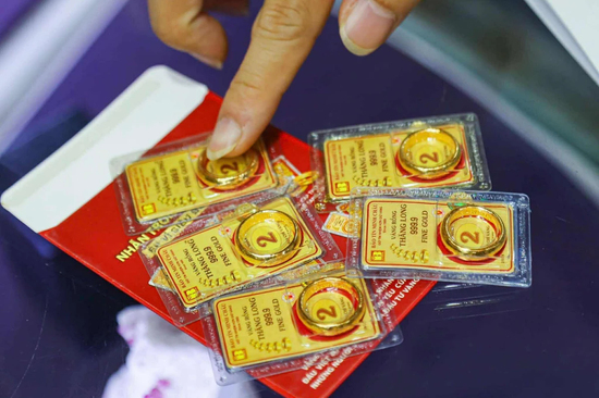 Giá vàng hôm nay 7/12: Chững lại sau khi nhà đầu tư chốt lời