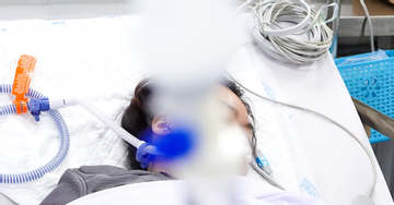 Hành động giúp cô gái nhảy khỏi tòa nhà 4 tầng bốc cháy thoát chấn thương đầu