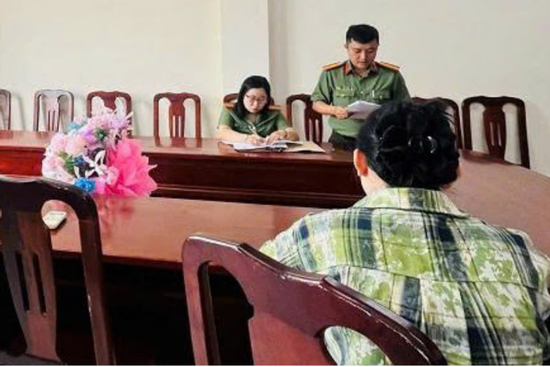 Xử phạt 2 người phụ nữ ở Cà Mau vì thông tin, bình luận sai sự thật về mưa lũ