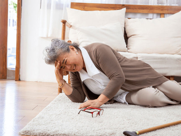 Mùa đông đột quỵ gia tăng, liệu có liên quan đến việc tắm rửa? Bác sĩ khuyên: Sau 60 tuổi, tuyệt đối đừng làm 5 việc