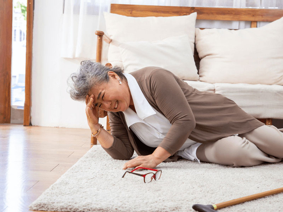 Mùa đông đột quỵ gia tăng, liệu có liên quan đến việc tắm rửa? Bác sĩ khuyên: Sau 60 tuổi, tuyệt đối đừng làm 5 việc