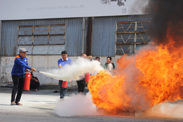 TPHCM tập huấn phòng cháy chữa cháy cho hàng trăm tài xế xe bồn