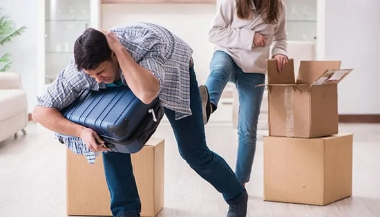 Vợ đuổi chồng ra khỏi nhà, bị phạt đến 10 triệu đồng, buộc xin lỗi công khai