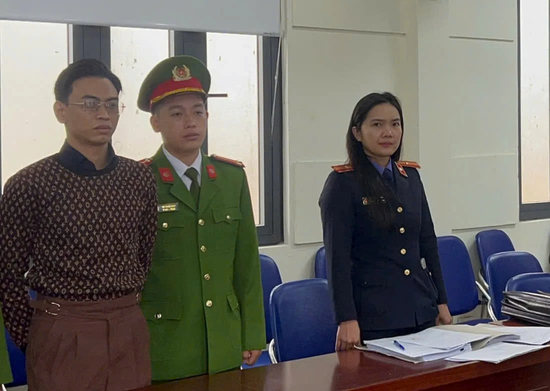 Bắt giam 'tổng tài' chỉ đạo đánh người ở quán cà phê Hà Nội