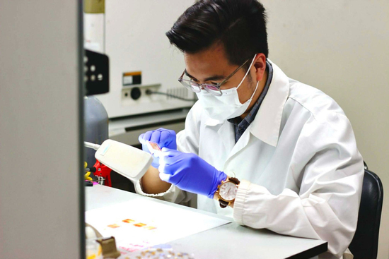 Chàng trai lấy bằng tiến sĩ ở tuổi 27, chọn về nước theo đuổi ngành bán dẫn