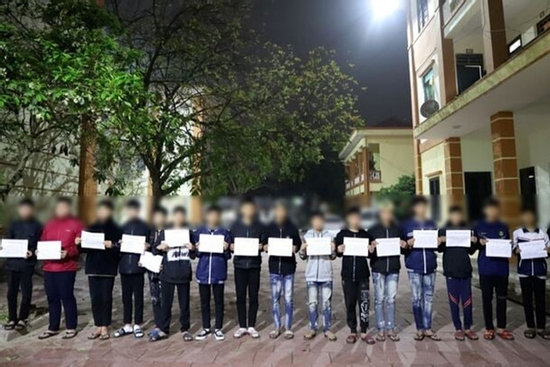 10 thanh niên vô cớ chém đứt gân tay người đi đường ở Bắc Ninh