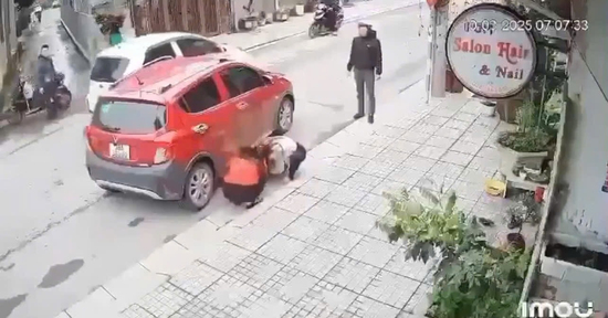 Phòng giáo dục lên tiếng về quy trình đón trẻ vụ bé 16 tháng bị xe cán tử vong