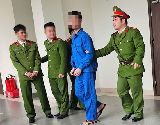Thiếu niên đánh nam sinh lớp 8 chết não lĩnh y án 4 năm 9 tháng tù