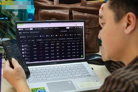 Chơi tiền ảo ‘chui’ rủi ro như đánh bạc, trắng tay trong ít phút