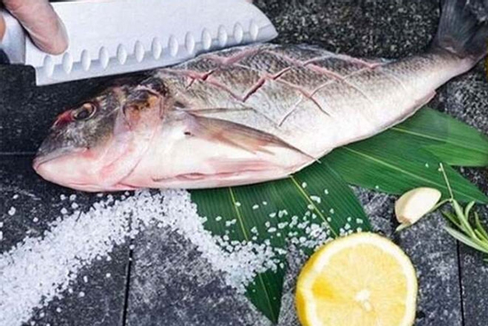 Mẹo ướp cá thần thánh đảm bảo hết sạch mùi tanh