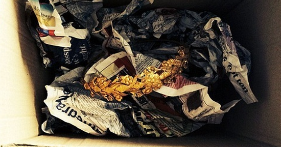 Phát hiện số vàng trị giá 3,3 tỷ đồng được bọc trong giấy báo dưới gầm giường