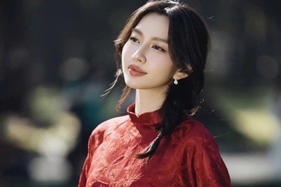 Thùy Tiên nhận mình là 'ví dụ sống về sai lầm', hứa đền bù vụ quảng cáo kẹo