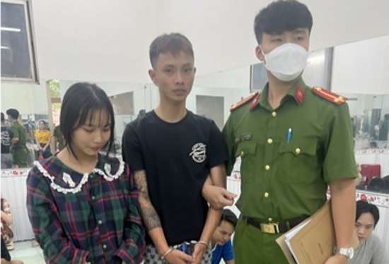 'Hotgirl' 18 tuổi cùng người tình tổ chức đường dây buôn ma túy xuyên quốc gia