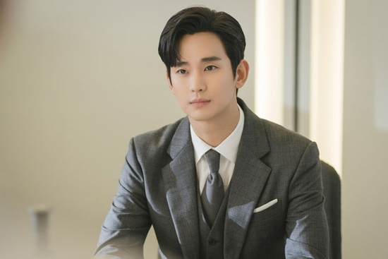Kim Soo Hyun phản pháo bằng văn bản dài 12 trang
