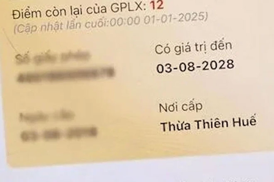 Bằng lái xe máy bị trừ hết điểm mà vẫn chạy bị phạt bao nhiêu?
