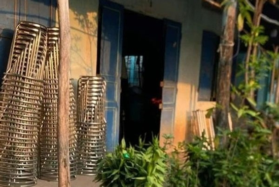 Rút điện thoại khi đang sạc, một học sinh lớp 9 bị điện giật tử vong