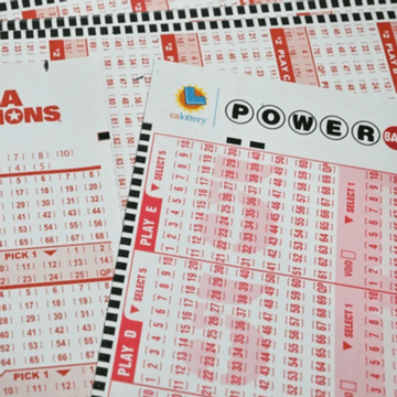 Người phụ nữ trúng số độc đắc gần 2.000 tỷ đồng nhưng không được nhận thưởng vì mua vé qua ứng dụng