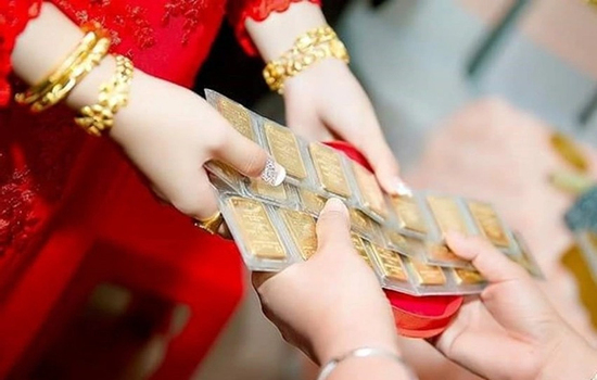 Cho con gái vay 5 chỉ vàng, chồng tôi làm điều bức xúc khi con riêng lấy vợ