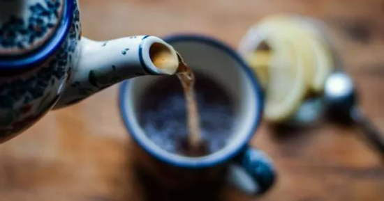 Hai loại nước uống nhiều “phá gan” chẳng kém rượu bia nhưng nhiều người vẫn dùng