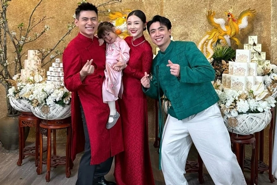 Lễ ăn hỏi, rước dâu của Salim và Hải Long, dân tình đi dự 