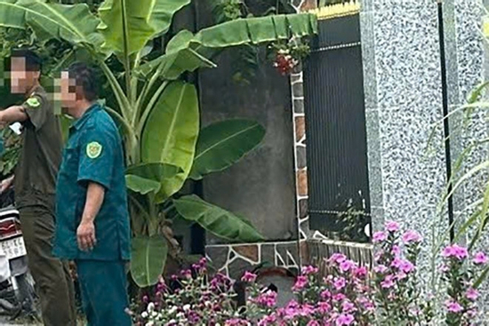 Hai mẹ con tử vong trong căn nhà khép hờ cửa